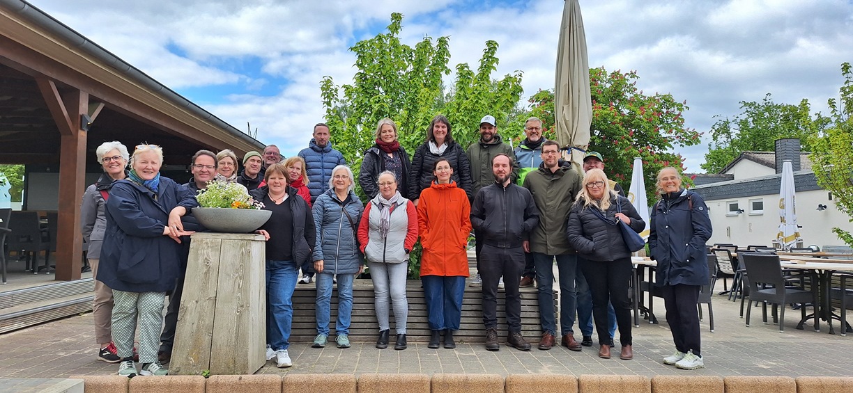 Gruppenfoto von allen Lehrerinnen und Lehrern Mont Royal