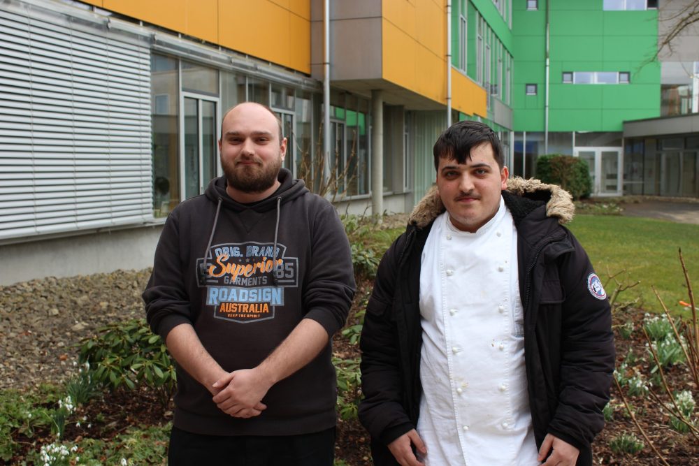 Auf dem Foto sind die beiden Schwerbehindertensprecher Torben und Maurice zu sehen