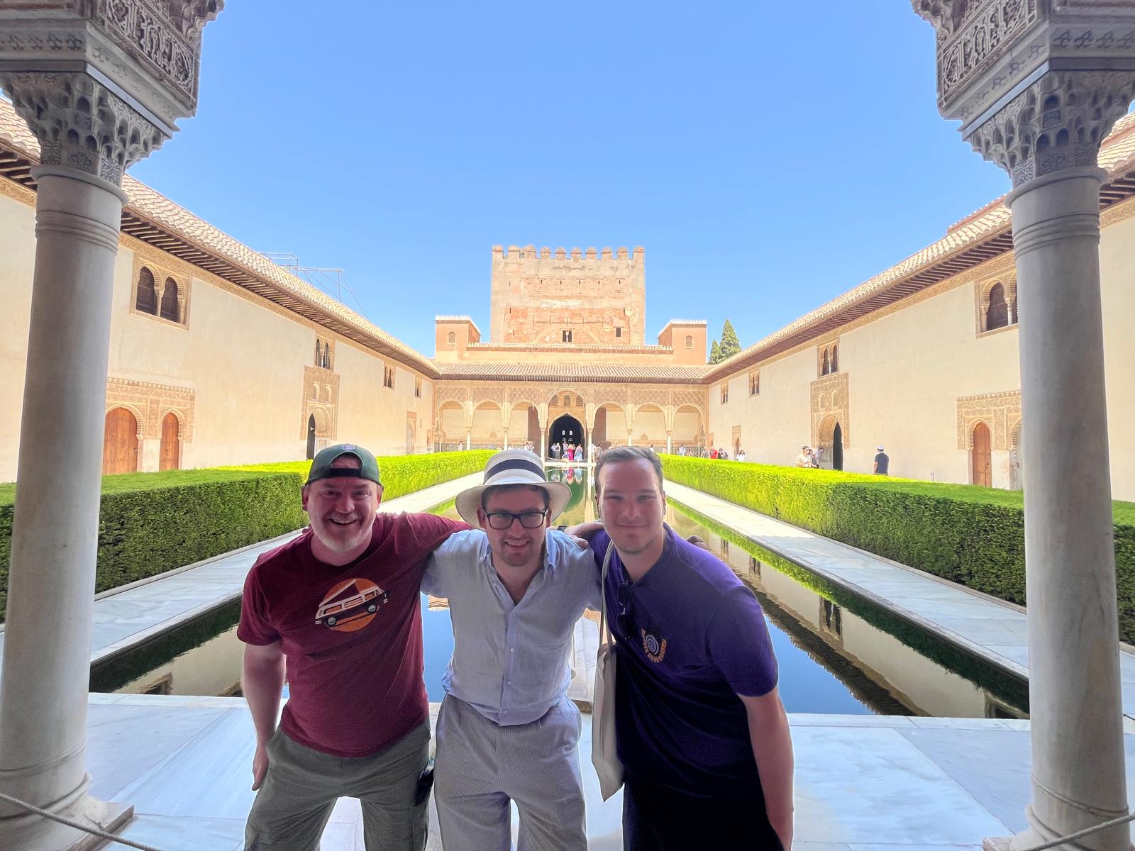 Christoph L., Pascal K. und Luca-Sebastian W. in der Alhambra
