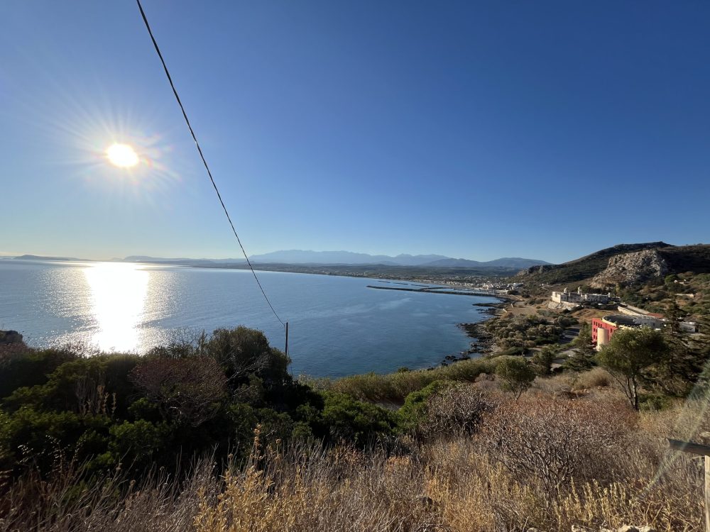 Blick von oben auf die Bucht von Chania und die Orthodoxe Akademie Kreta
