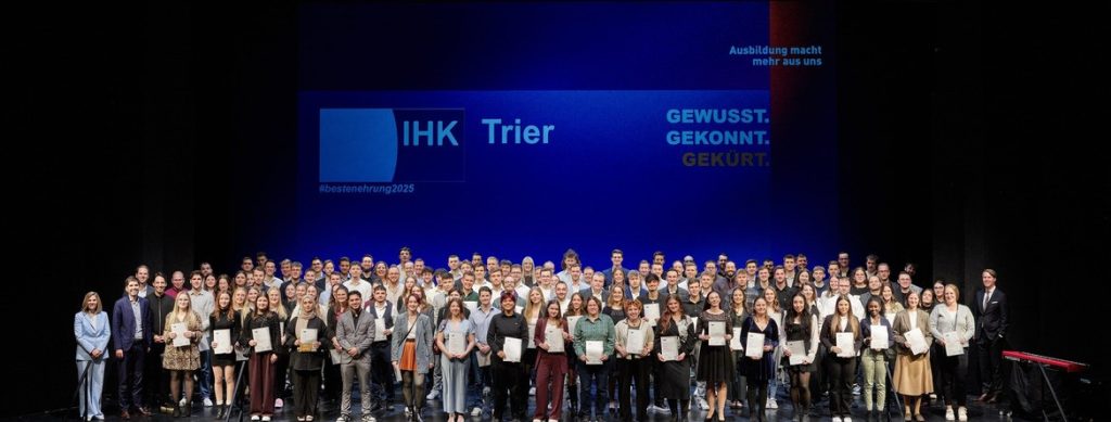 Alle Prüfungsbesten der IHK Trier 2025