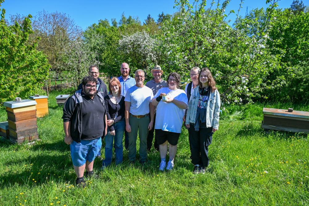 ein Gruppenfoto aller Teilnehmenden des Fachgesprächs