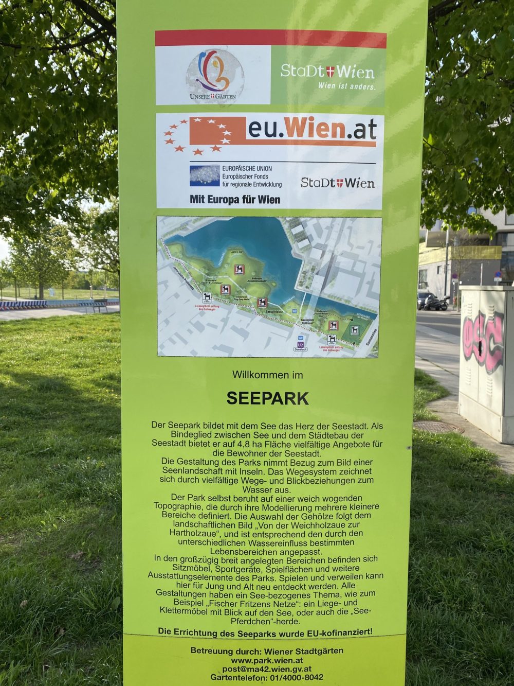 Ein Infoschild zum Seepark