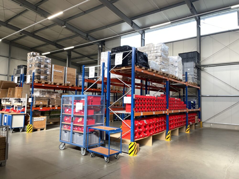 Eine große Lagerhalle im BBW Südhessen
