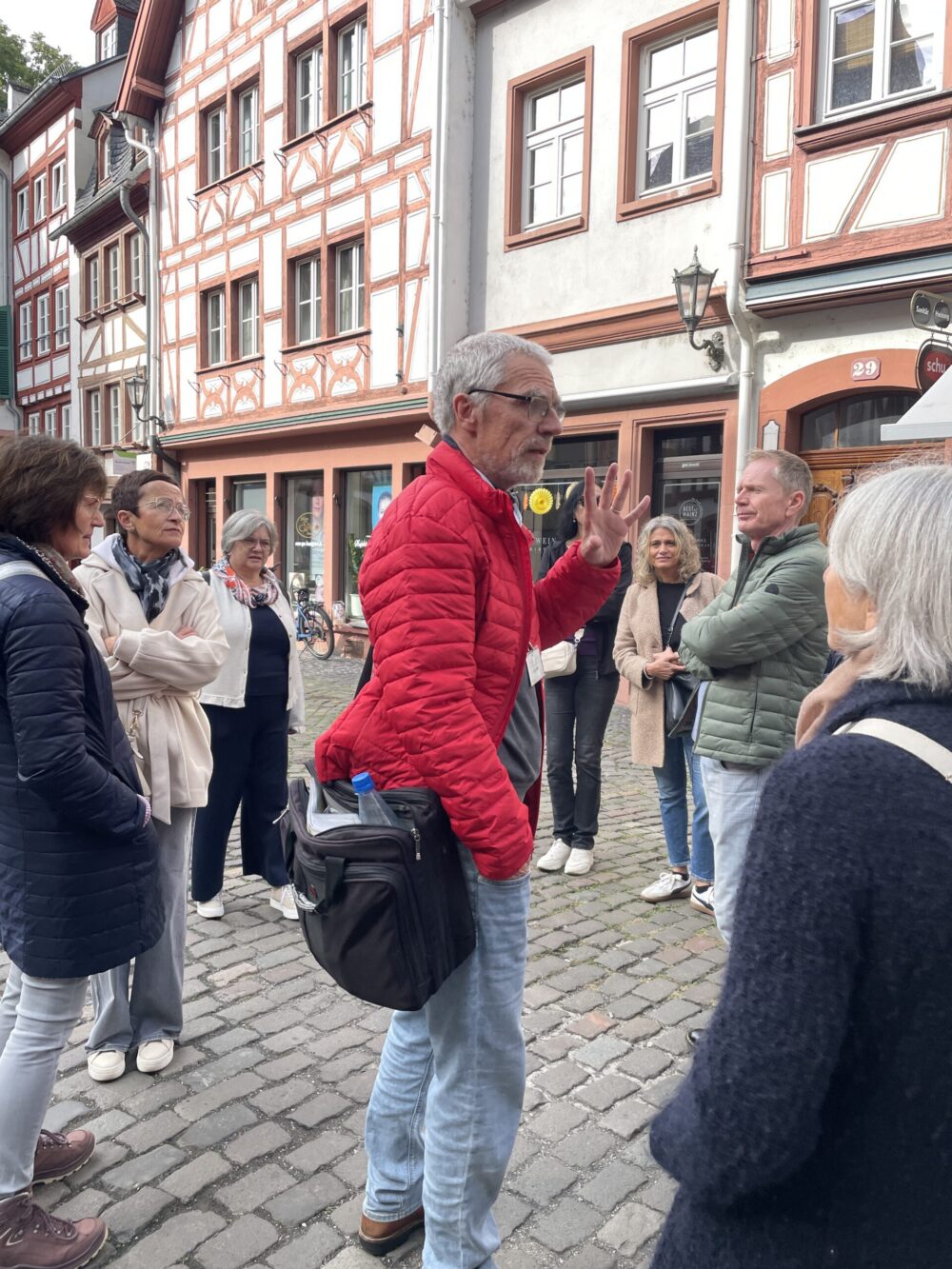 Das Team der Zentralen Dienste bei einer Stadtführung in Mainz